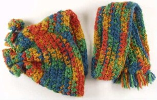 Schal und Mütze (Winterkleidung)