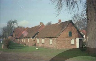 Gut Jersbek: Allee 2, 4: Landarbeiterhäuser