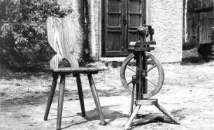 Nossen-Deutschenbora. Dorfmühle, Erzeugnisse mit Wasserkraft hergestellt von Drechsler Matthes vor 1961