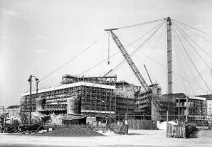 Dresden, Kulturpalast im Bau