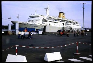 Travemünde: am Skandinavienkai, M.S. Travemünde