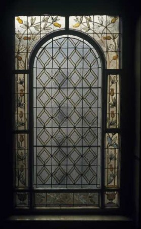 Fenster mit ornamentaler Verzierung