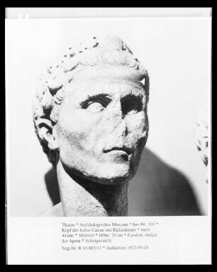 Kopf des Iulius Caesar mit Eichenkranz