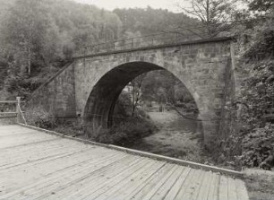 Eisenbahnbrücke über den Lachsbach