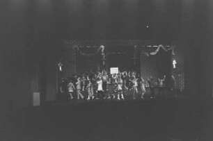 Szenenbilder aus "Karambolage", Operette von Conny Odd (Carlernst Ortwein) mit Libretto von Maurycy Janowski. Metropol-Theater Berlin, 02.04.1971