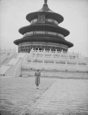 Reise nach China. Peking. Himmelstempel : Halle der Ernteopfer“ (1420, Neubau 1890) im nördlichen Bezirk der Tempelanlage