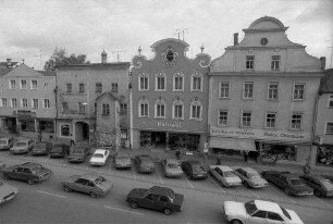 Vilsbiburg: Giebelhäuser in der Hauptstraße [am Stadtplatz]
