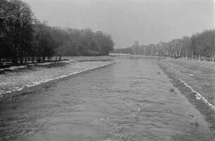 Weiße Elster : Blick auf die Weiße Elster, Beipertbrücke über Pleißeflutbett. Blick nach Nord zum Rennbahnsteg