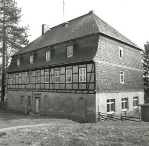 Erdmannsdorf (Augustusburg-Erdmannsdorf), Rathausstraße 16. Pfarrhaus (1812). Hofansicht