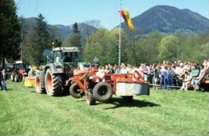Fotografie: Futtererntetechnik, Mähwerk, Trommelmähwerk, Frontanbau, Heckanbau, Transport