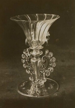 Flügelglas : Venetianisches Flügelglas, 16. Jahrhundert. Verwalter, Kunstgewerbemuseum Dresden