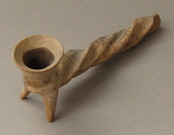 Clay tobacco pipe