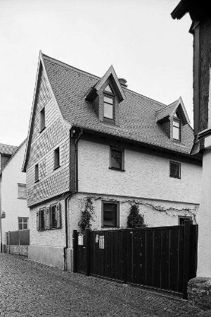 Wohnhaus; Oberursel, Bleichstraße 10
