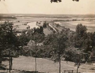 Erlangen. Aussicht von der Nordseite des Burgberges, neben der Regnitz der Ludwigkanal
