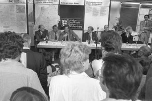 Ausstellung "sparen - bauen - wohnen ´84" in den Hallen am Festplatz