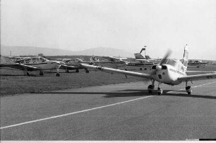 Pläne der Flughafen GmbH Karlsruhe zum Bau einer Flugzeughalle auf dem Flugplatz Forchheim