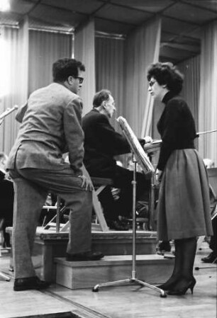 Donaueschingen: Donaueschinger Musiktage; Luciano Berio, Rosbaud, Berberian bei Probe