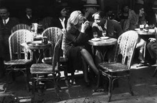 Im Boulevard Café, Paris