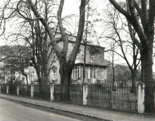 Radebeul, Hauptstraße 53. Wohnhaus (um 1900)