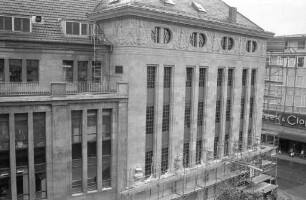 Kaufhaus Karstadt Kaiserstraße 147. Restaurierung und Rekonstruktion der klassizistischen Fassade
