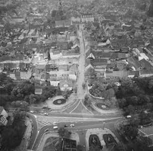 Theaterplatz (Curt-Becker-Platz) in Naumburg : Blickrichtung Westen in die Jakobsstraße