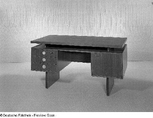 Schreibtisch (Modell MR 81)