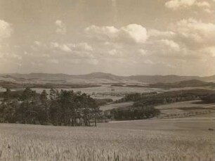 Östliches Lausitzer Bergland. Blick vom Oderwitzer Spitzberg auf das Zittauer Gebirge