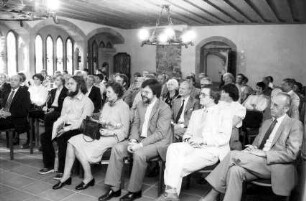 Freiburg: Gerichtslaube, Ingeborg Hecht, Leifgeiges, Buchübergabe "Der Siechen Wandel. Die Aussätzigen im Mittelalter und heute", Verlag Kehrer