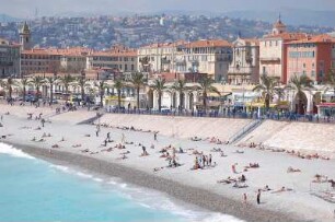 Nizza - Strand und Stadt : Strand und Stadtzentrum von Nizza 2006