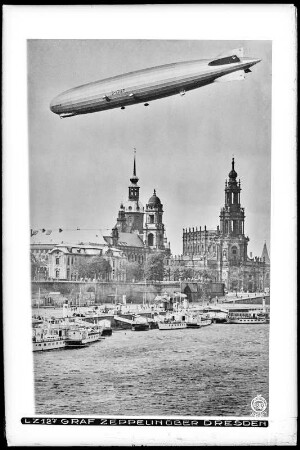 LZ 127 Graf Zeppelin über Dresden