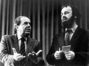 Wojciech Zukrowski (Polen) : Wojciech Zukrowski (1916-2000; Schriftsteller, Literaturkritiker) im Gespräch mit einem Unbekannten
