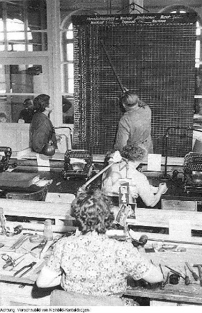 Leichtindustrie, u.a. Textilindustrie, Herstellung von Radiogeräten, Federballschläger, VEB Automobilwerk Eisenach, VEB Ankerwerk Rudolstadt - Anker Steinbaukästen, Januar - Juli 1960