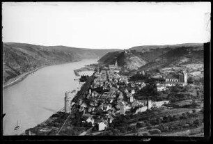 Oberwesel am Rhein. Blick auf die Stadt und das Rheintal