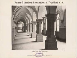 Kaiser-Friedrich-Gymnasium, Frankfurt/Main: Halle im Erdgeschoss