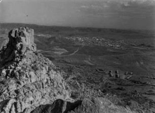 Granit Amba bei Dekemhare : Granit Amba. Rechts im Hintergrund die Stadt Dekemhare