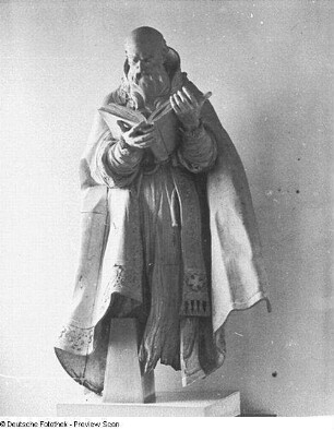 Heiliger Ambrosius : Permoser, Balthasar. Heiliger Ambrosius. Holz, geschnitzt, weiß gefasst; Höhe 2,08 m. 1724/1725. Bautzen: Stadtmuseum