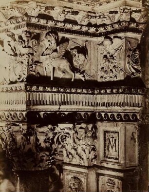 Der Hochaltar in der Kirche Santa Maria in Portico a Fontegiusta, Siena - Detail