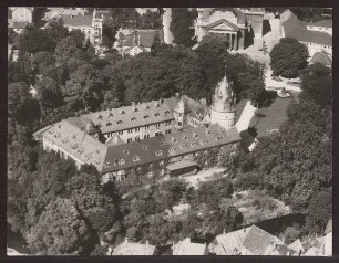 Blick auf das Schloss, Rosental mit Theater. Detmold. Schlossplatz