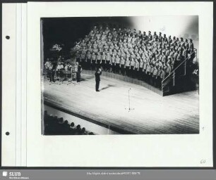 Bergsteigerchor mit Instrumentalgruppe : Dirigent: Kasimir Aframov; Leitung Instrumentalgruppe: Annelies Sebastian
