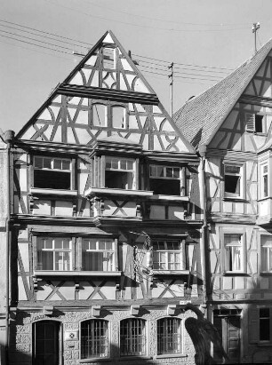Bad Wimpfen, Obere Hauptstraße. Fachwerkhaus mit Erker aus dem 20. Jahrhundert