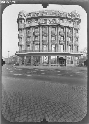 Leipzig-Zentrum, Georgiring 13. Hotel Continental (1913; E. F. Hänsel). Straßenfront mit Eingang