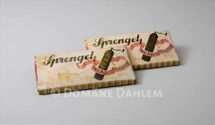Zwei Schaupackungen "Sprengel Schokolade - Mokka Sahne"