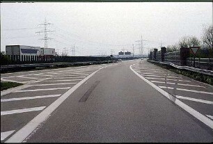 Ausfahrt aus Tangente Südwest (Mannheim Richtung Heilbronn) zu Nebenfahrbahn West (Kaiserslautern Richtung Heilbronn)