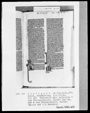 Lateinische Taschenbibel — Textseite mit zwei Initialen, Folio 427recto