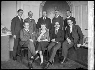 Teil des Stabes der Jahrtausend-Ausstellung der Rheinlande 1925