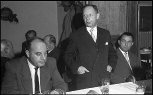 Freiburg: [Intermetall] Gasthaus Deutscher Kaiser, Gruppen beim Richtfest, am Tisch, Lehr, Oberbürgermeister, Prof. Seiler
