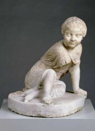 Porträtstatue eines sitzenden Mädchens