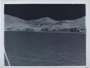 Bucht und Stadt vom Meer aus