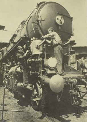 Wiederherstellung im Krieg beschädigter Lokomotiven. VR Ungarn 1948.