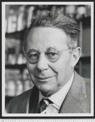 Porträtaufnahme Tadeus Reichstein
